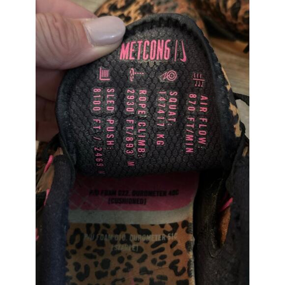 Nike Black Metallic Gold Chutney Cheetah Print Metcon Running Shoes Size 10 - Picture 13 of 14